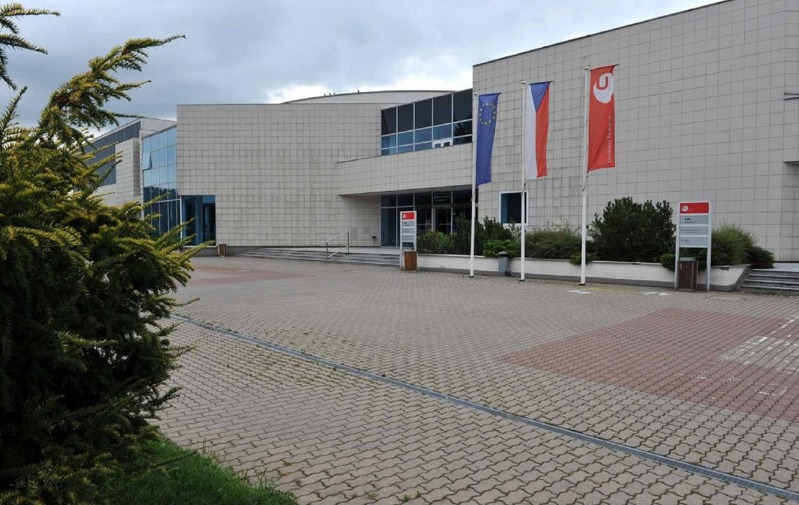 Budova univerzitní auly Univerzity Pardubice